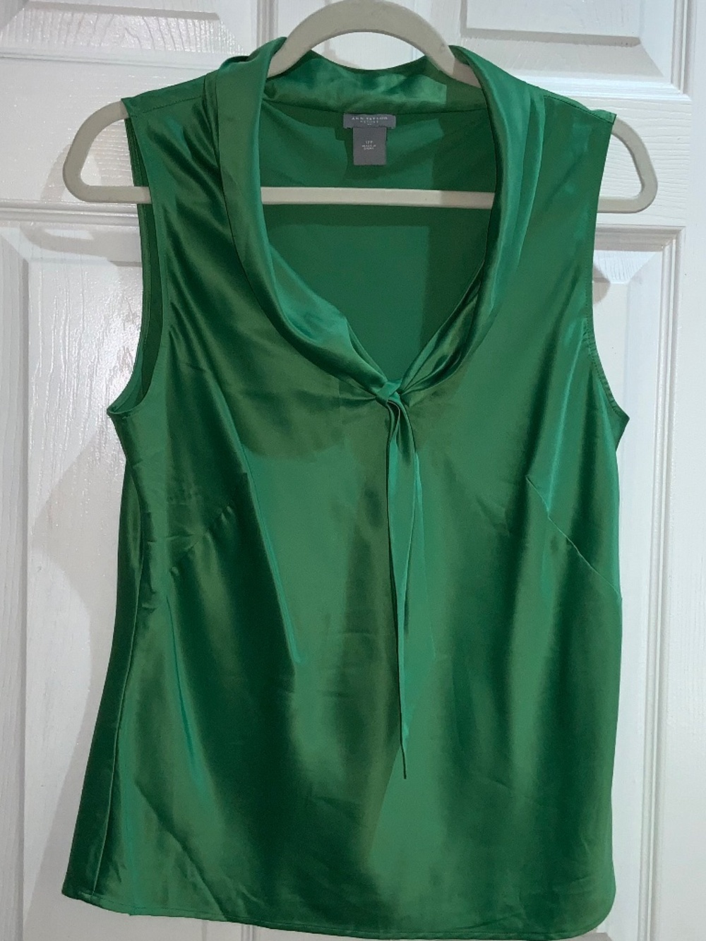 Ann Taylor Petites emerald green satin sleeveless blouse Sz 12P asymmetrical dra